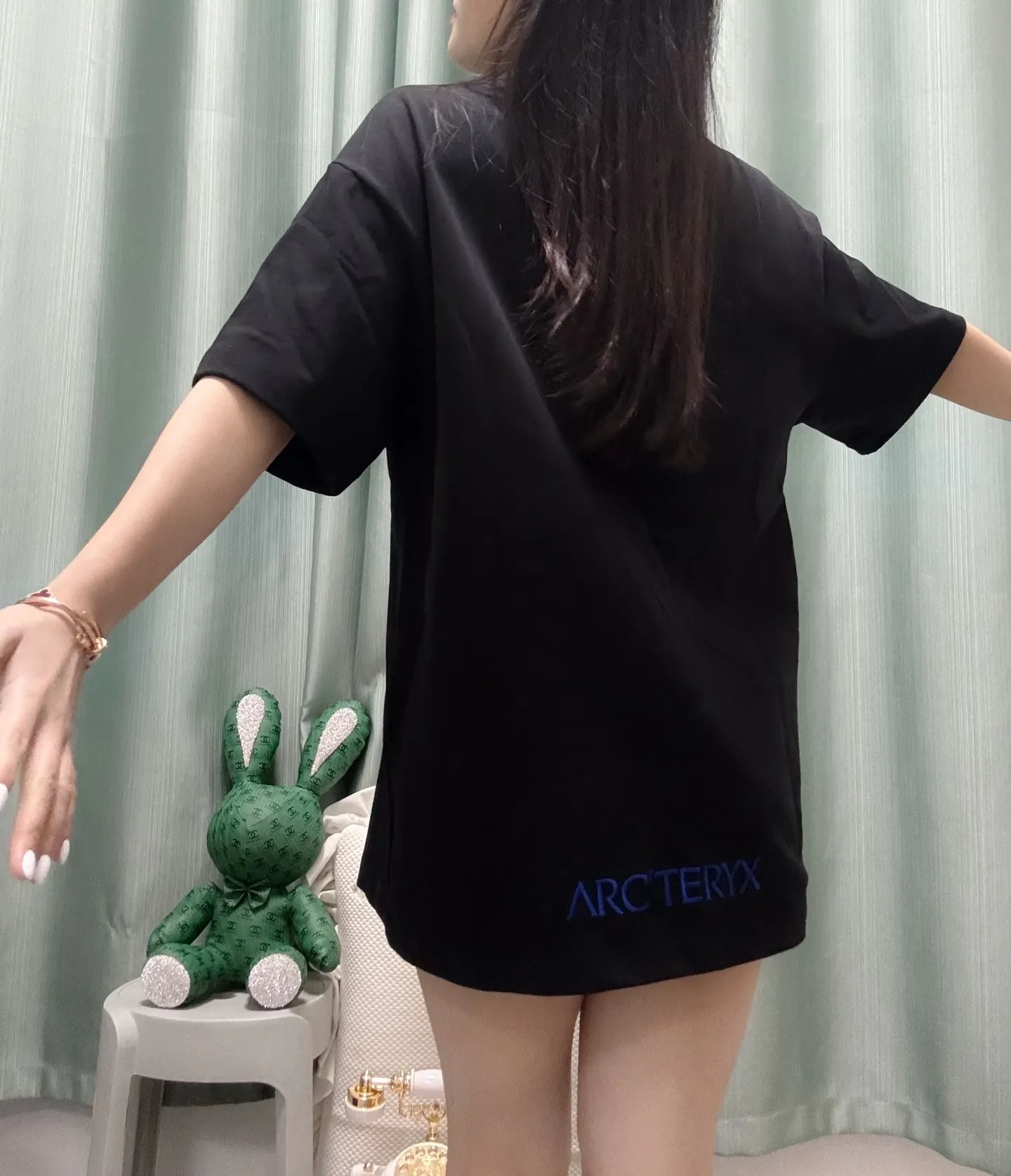 Black ， Same Style